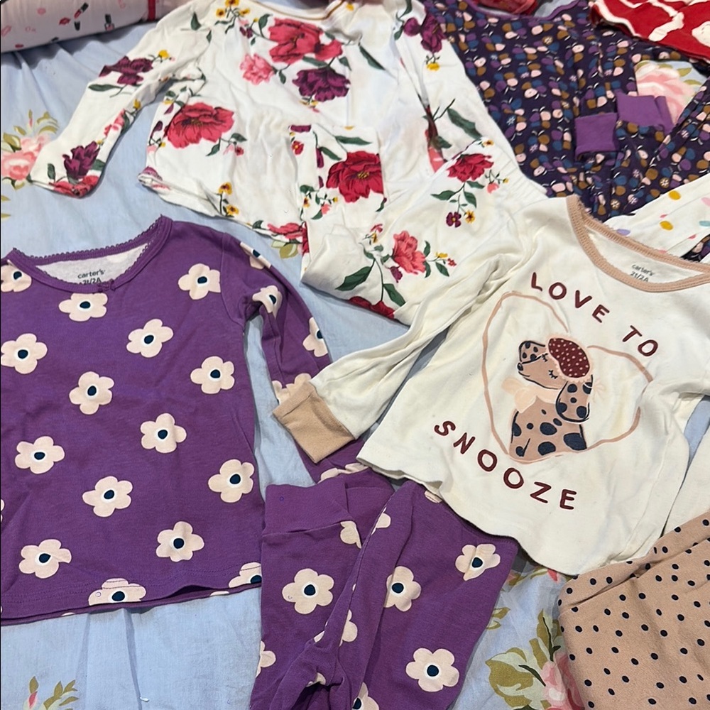 Girls  Pajamas bundle  Purple, Red, and White. 8 sets - Picture 5 of 6